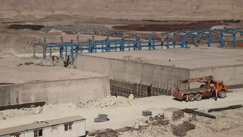 سیستم آب‌رسانی و مخازن ذخیره آب مجتمع ستاره سیمین هرمز